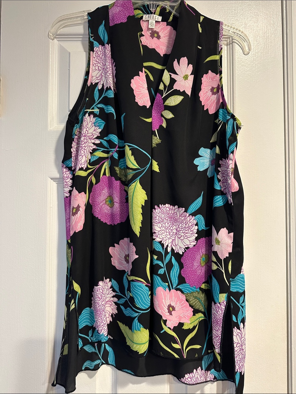 Spense Black Floral Sleeveless V-Neck Top